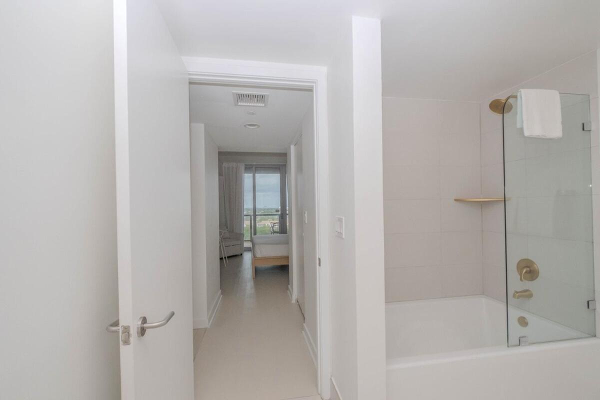 2B 2B Luxury Ocean Views Apt In Hallandale Beach Apartman Kültér fotó