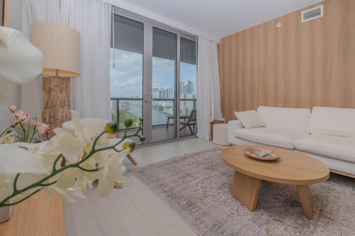 2B 2B Luxury Ocean Views Apt In Hallandale Beach Apartman Kültér fotó